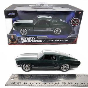 Ford Mustang de Sean's, verde oscuro con rayas bla