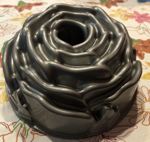 NORDIC WARE 10 cup ROSE FLOWER Heavy Non Stick Cas