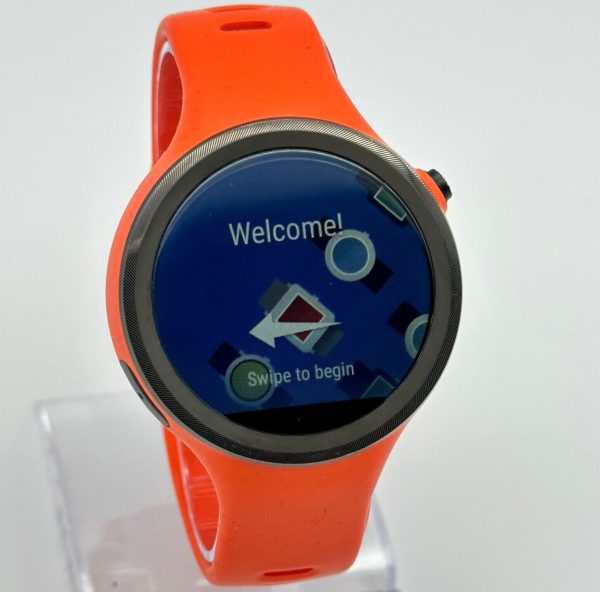 Motorola MOTO 360 2nd Gen. 45 mm w/ Orange Silicon